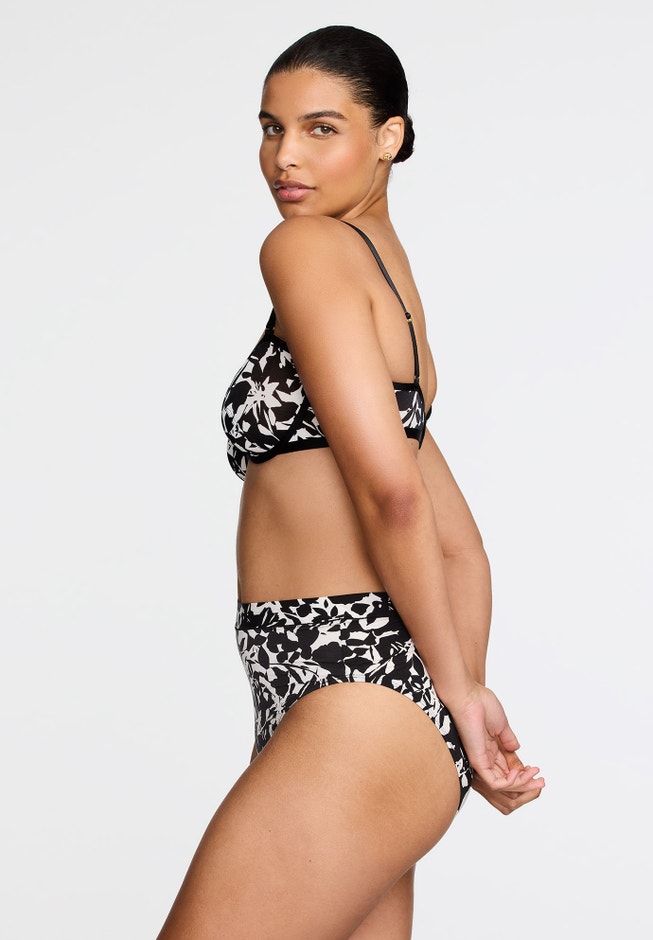 null image number null